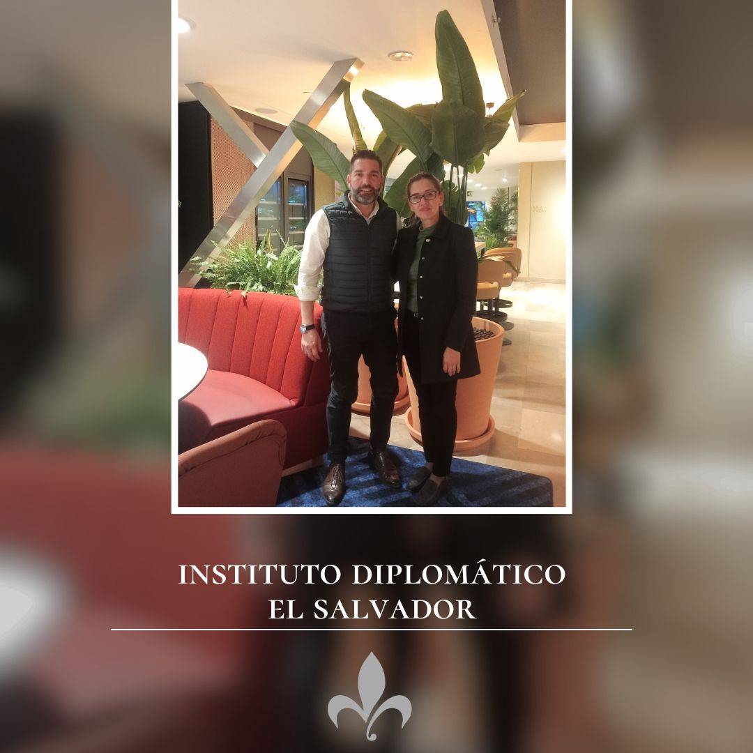 Formación estratégica en protocolo, diplomacia corporativa y comunicación institucional